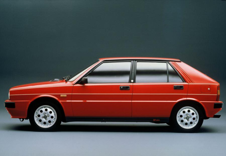  Lancia Delta 1979 года  (фото 10 из 35)
